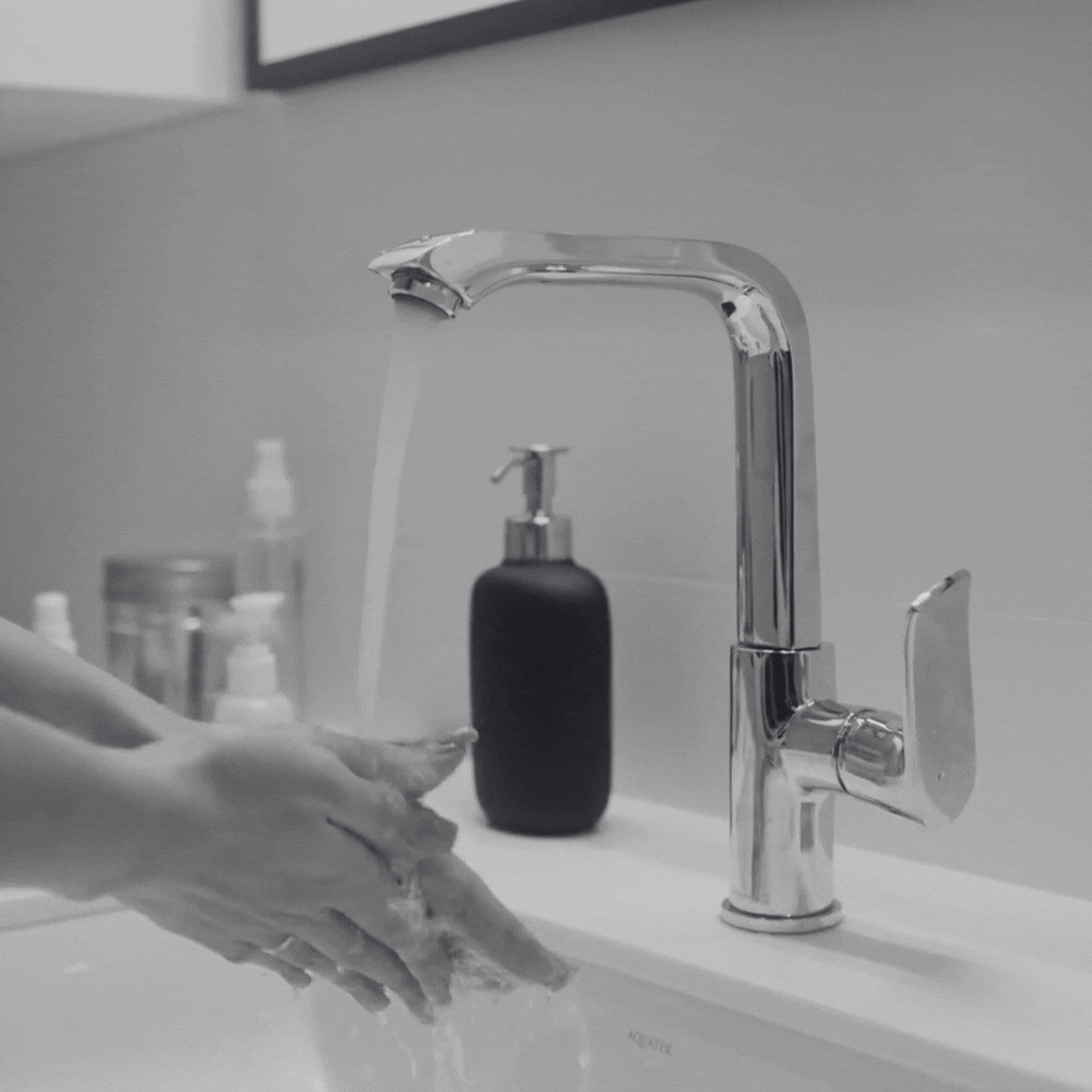 Step 1 — Wash your hands and fold the disc